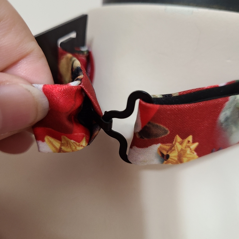 Christmas holiday dog print bow tie NWT - Picture 2 of 2